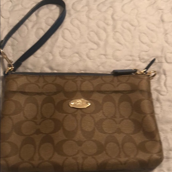 Coach tote and matching wristlet - Picture 3 of 5
